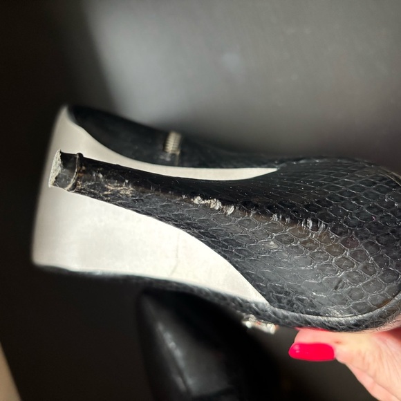 XOXO Black Textured Women's Heels with zippers - Picture 9 of 10